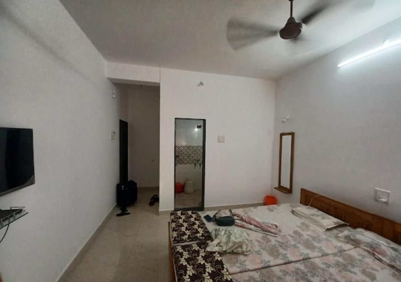 Bapat Niwas Home Stay กันปาตีปุเล ภายนอก รูปภาพ