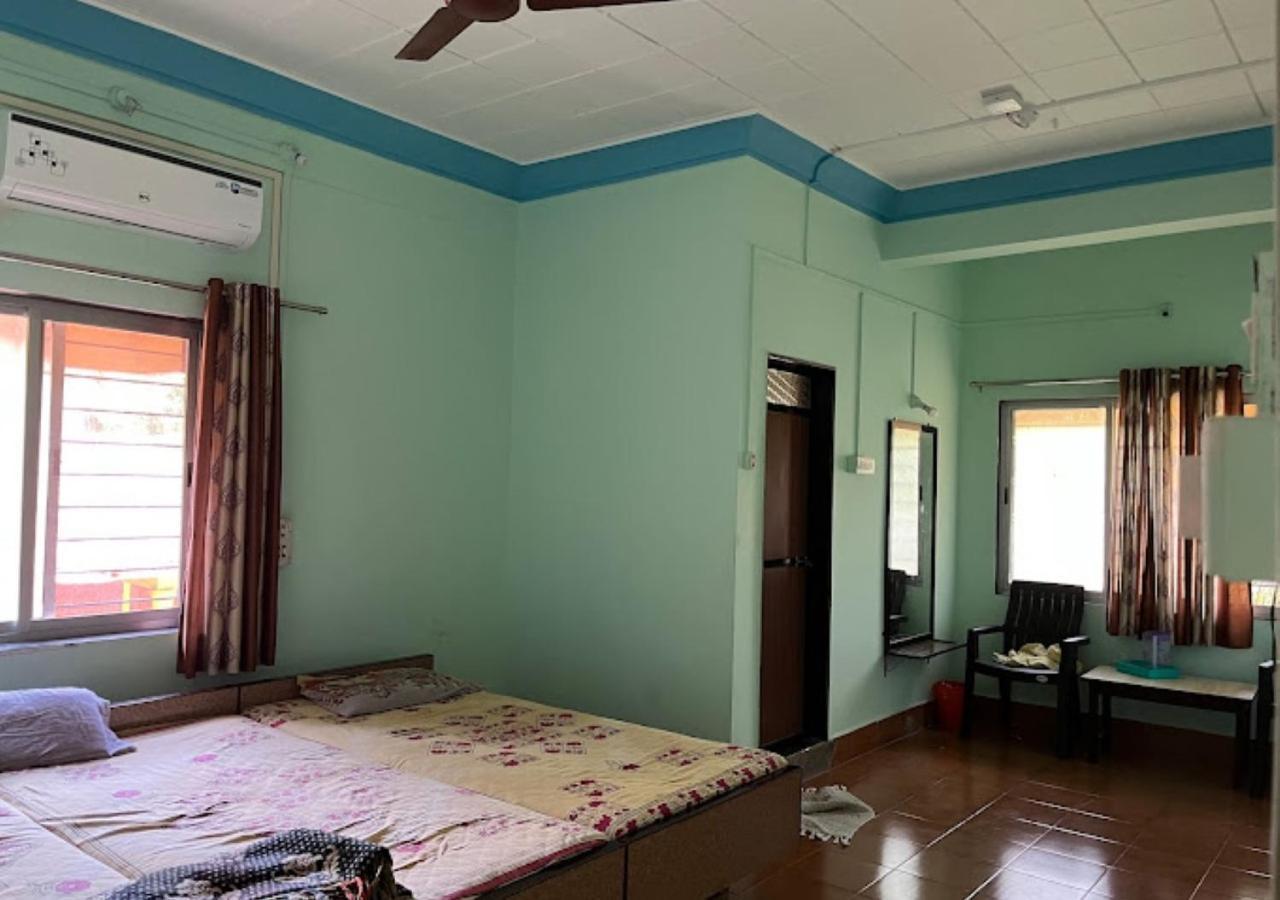 Bapat Niwas Home Stay กันปาตีปุเล ภายนอก รูปภาพ